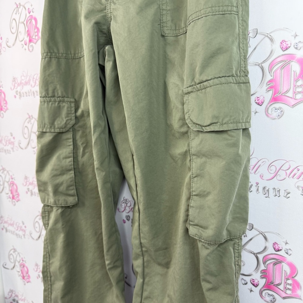 Ardene pants cargo style wide leg flare green Olive Green Cargo Pants - Picture 5 of 13